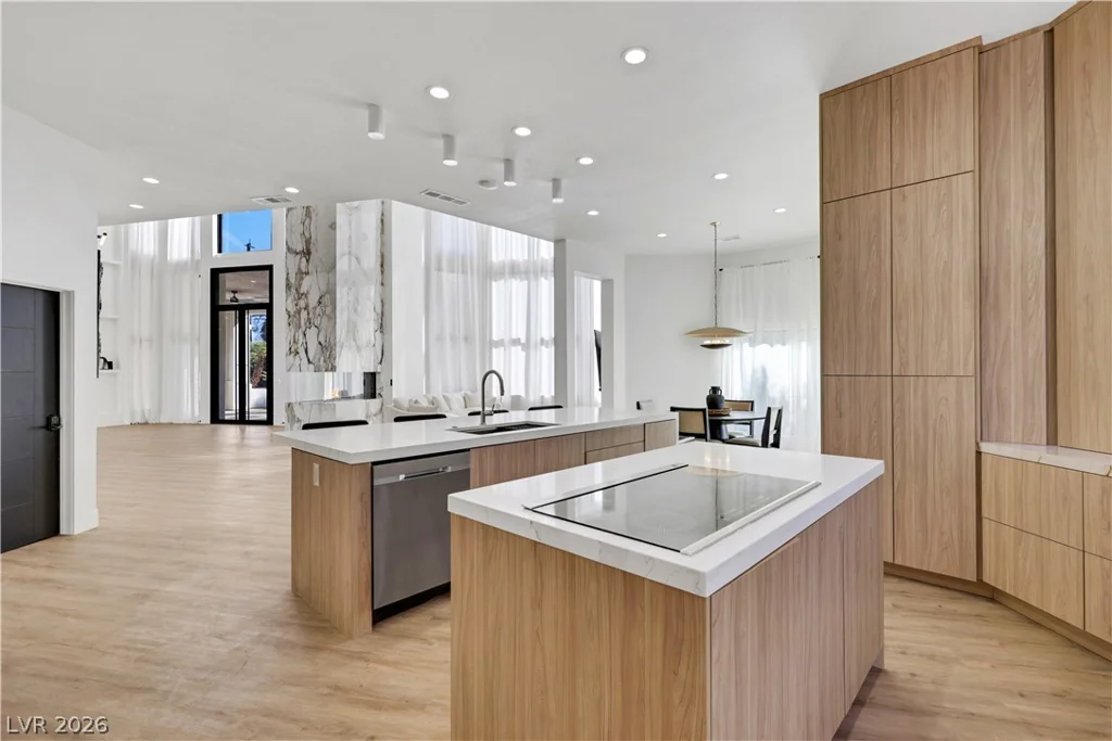 3765 Pacific, Las Vegas, NV 89121