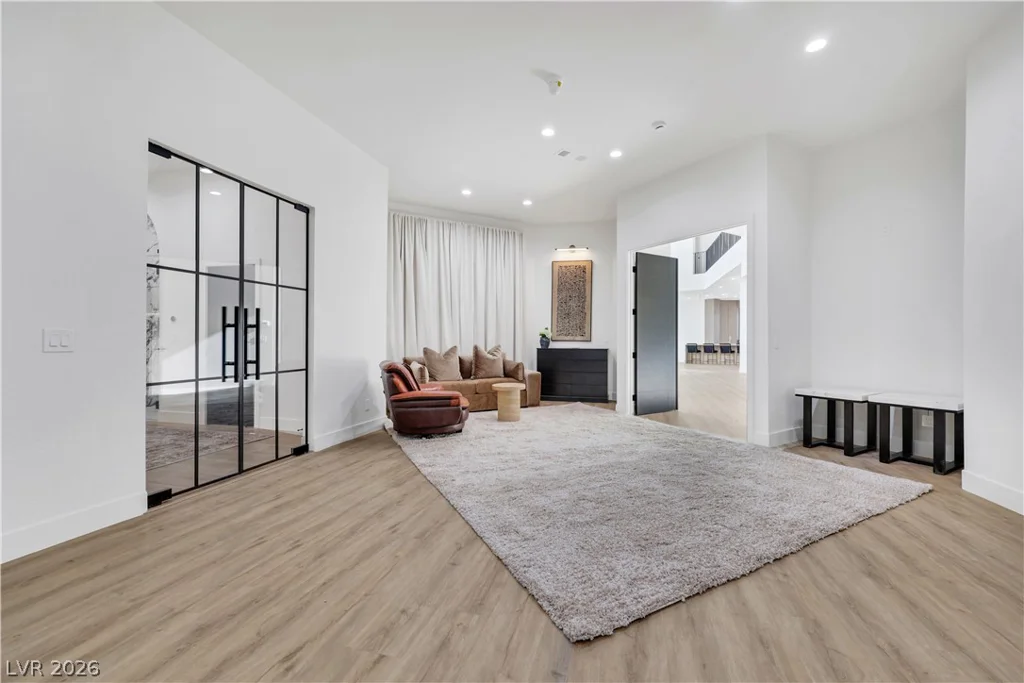 3765 Pacific, Las Vegas, NV 89121