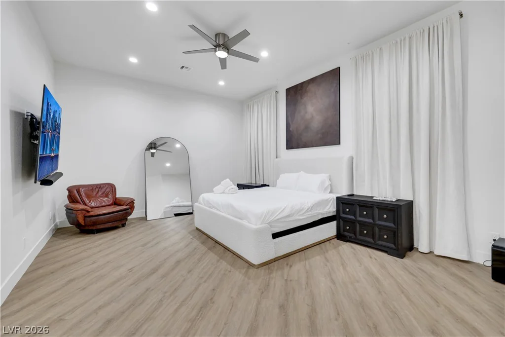 3765 Pacific, Las Vegas, NV 89121