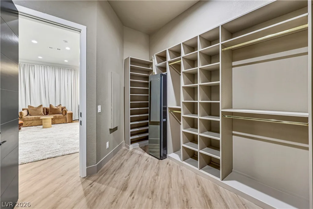 3765 Pacific, Las Vegas, NV 89121