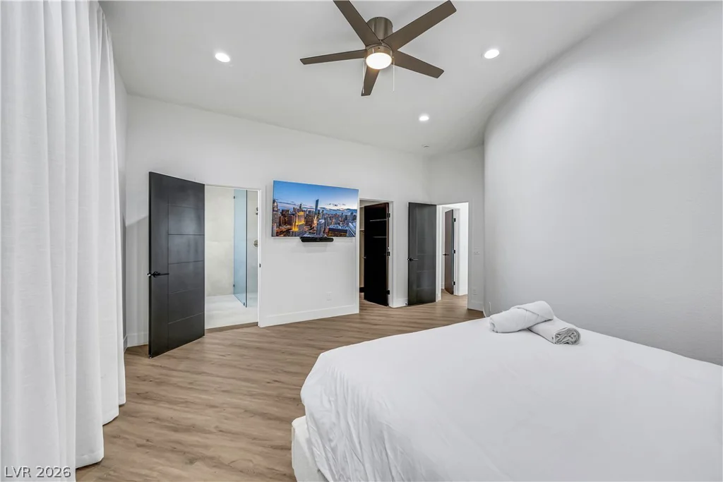 3765 Pacific, Las Vegas, NV 89121