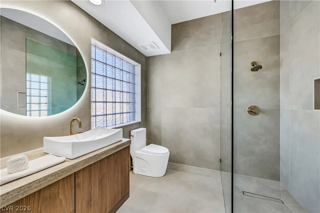 3765 Pacific, Las Vegas, NV 89121