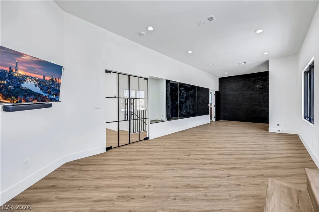 3765 Pacific, Las Vegas, NV 89121