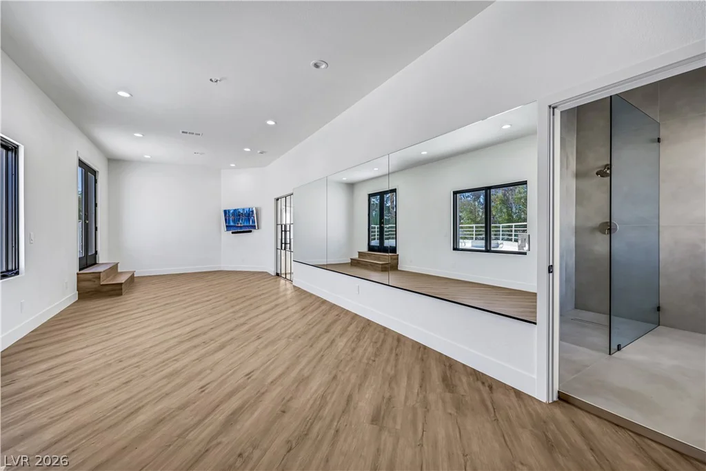 3765 Pacific, Las Vegas, NV 89121
