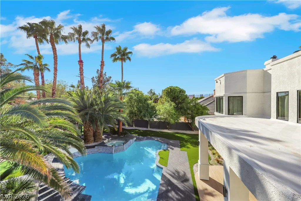 3765 Pacific, Las Vegas, NV 89121