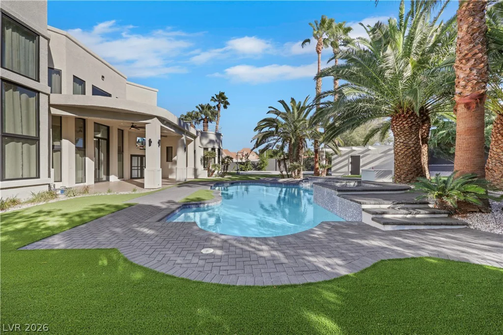 3765 Pacific, Las Vegas, NV 89121
