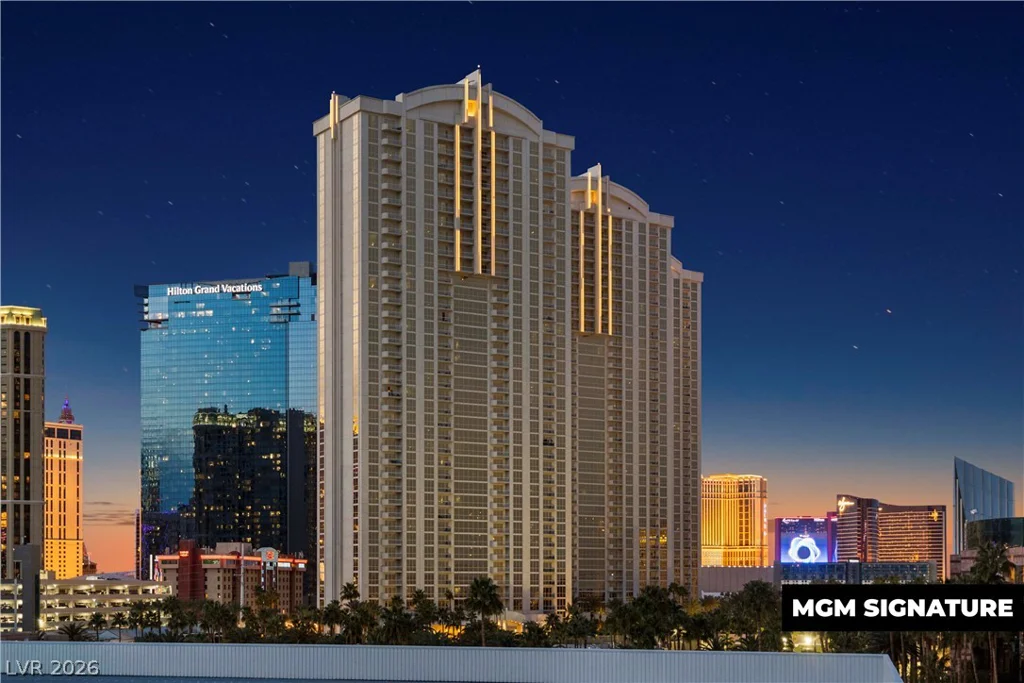 125 Harmon, Las Vegas, NV 89109