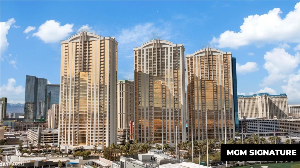 125 Harmon, Las Vegas, NV 89109