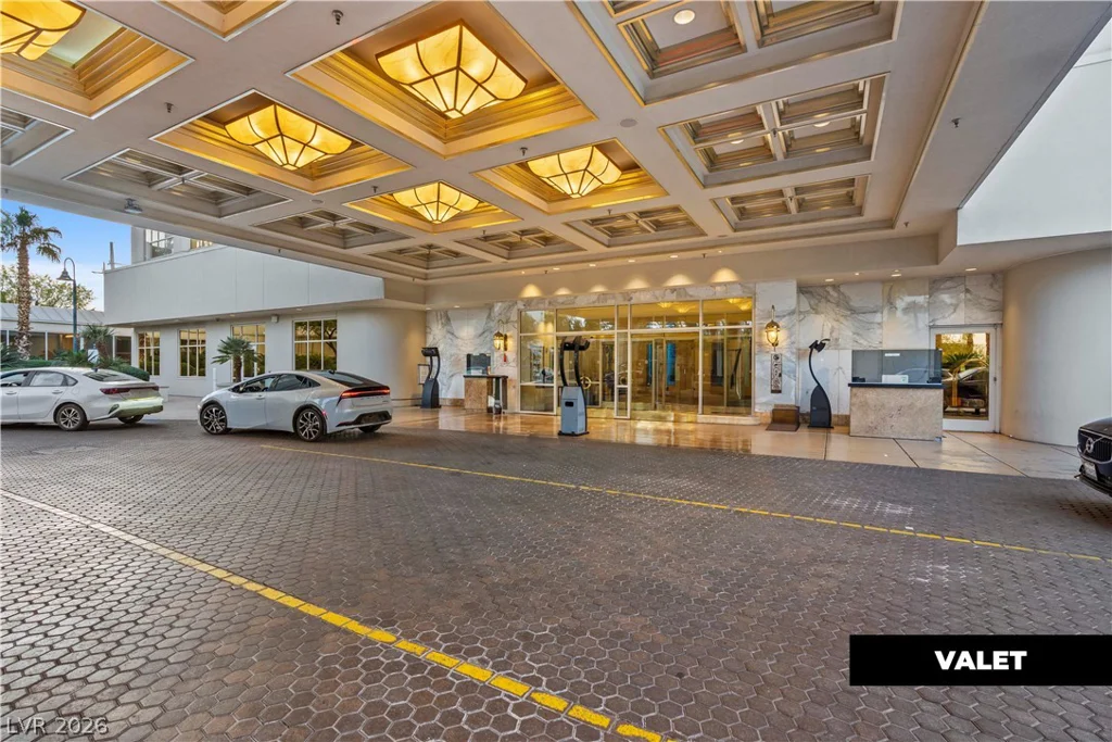 125 Harmon, Las Vegas, NV 89109