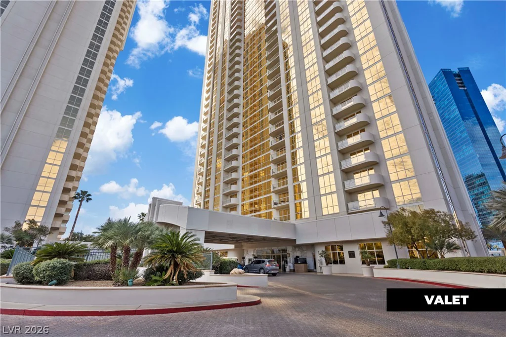 125 Harmon, Las Vegas, NV 89109