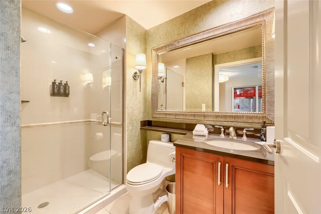 145 Harmon, Las Vegas, NV 89109