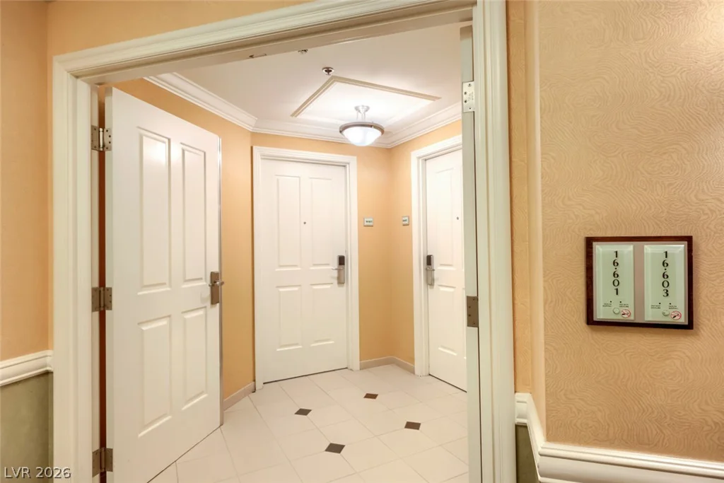 145 Harmon, Las Vegas, NV 89109