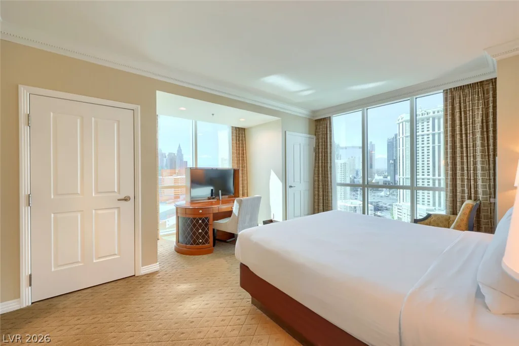 145 Harmon, Las Vegas, NV 89109