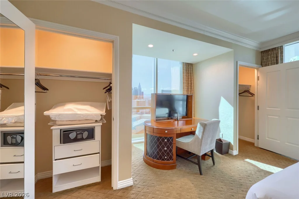 145 Harmon, Las Vegas, NV 89109