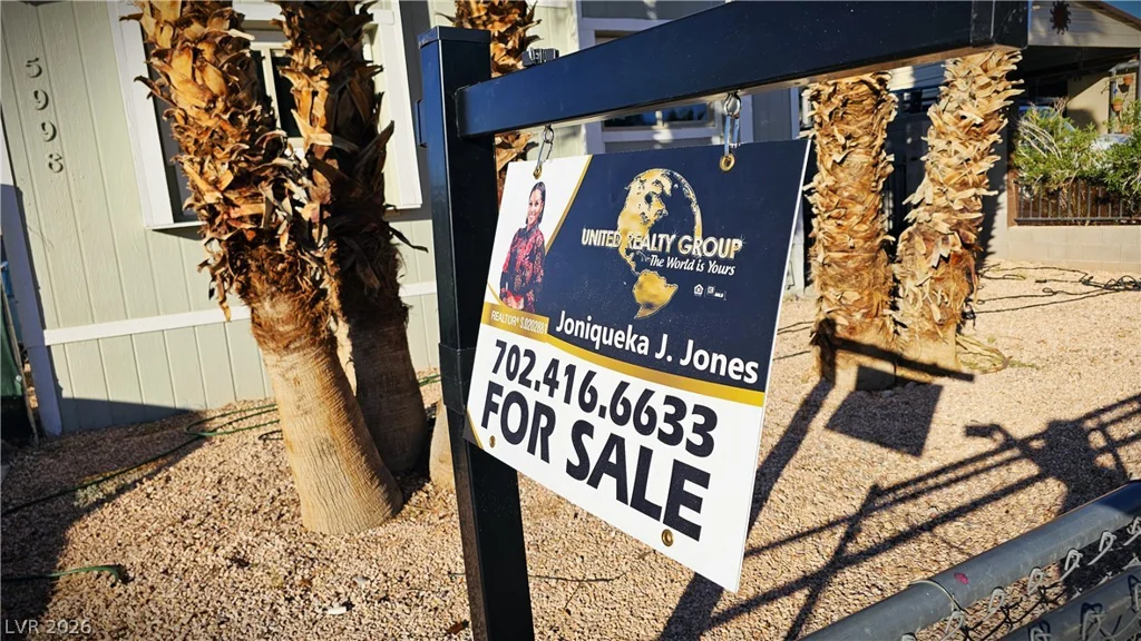 5998 Castlemont, Las Vegas, NV 89156
