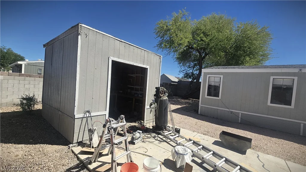 5998 Castlemont, Las Vegas, NV 89156