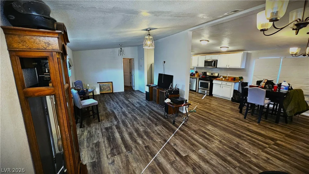 5998 Castlemont, Las Vegas, NV 89156