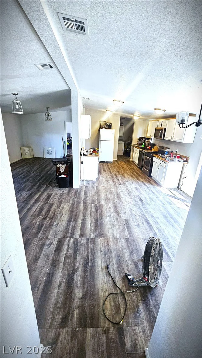 5998 Castlemont, Las Vegas, NV 89156