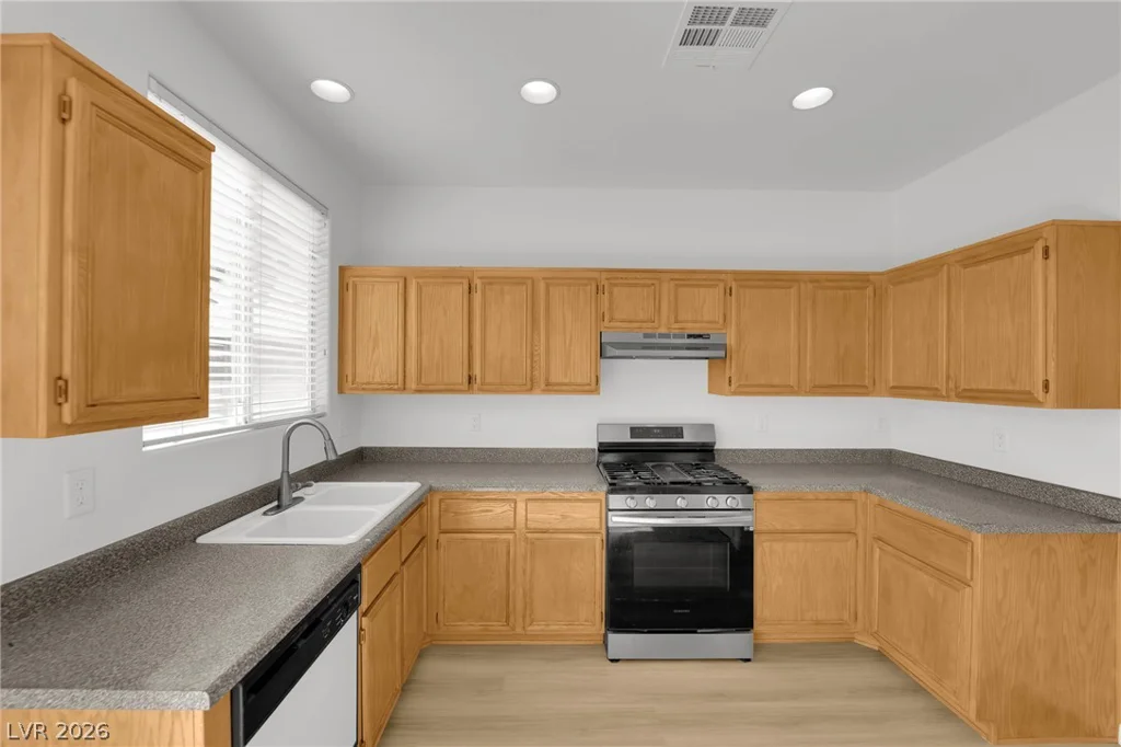 7677 Balmoral Mills, Las Vegas, NV 89113