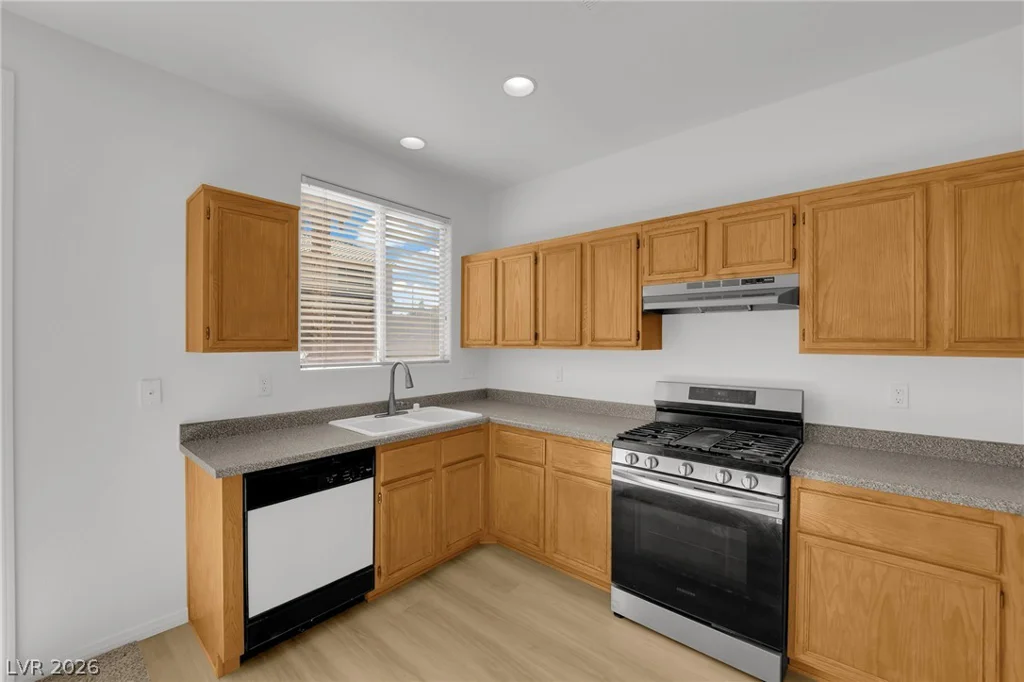 7677 Balmoral Mills, Las Vegas, NV 89113