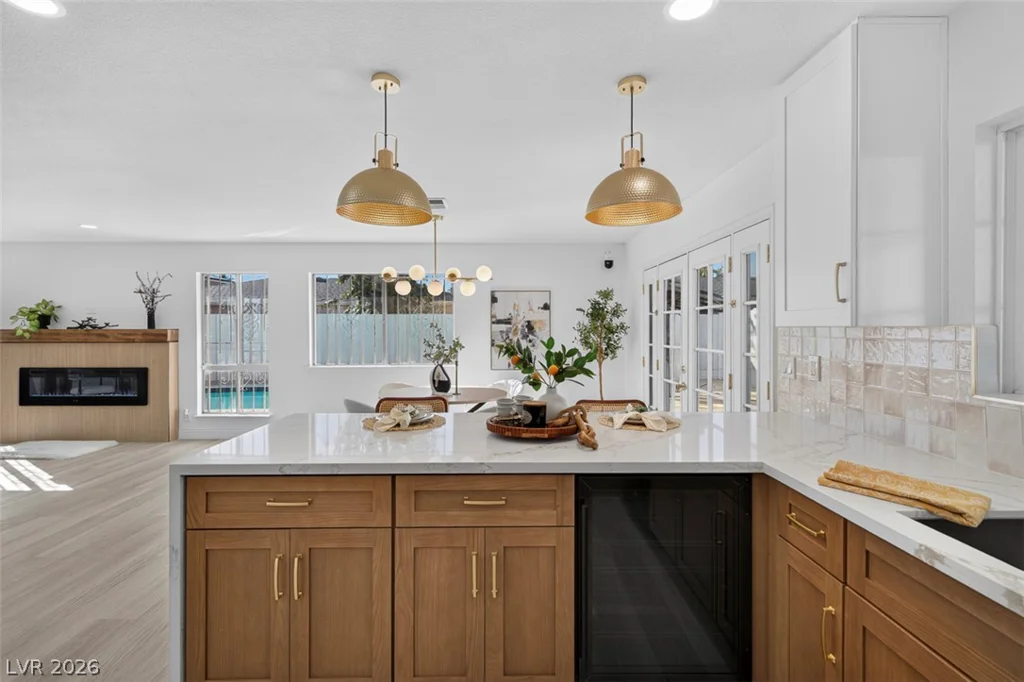 3939 Meadowglen, Las Vegas, NV 89121