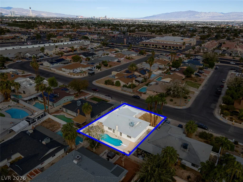 3939 Meadowglen, Las Vegas, NV 89121