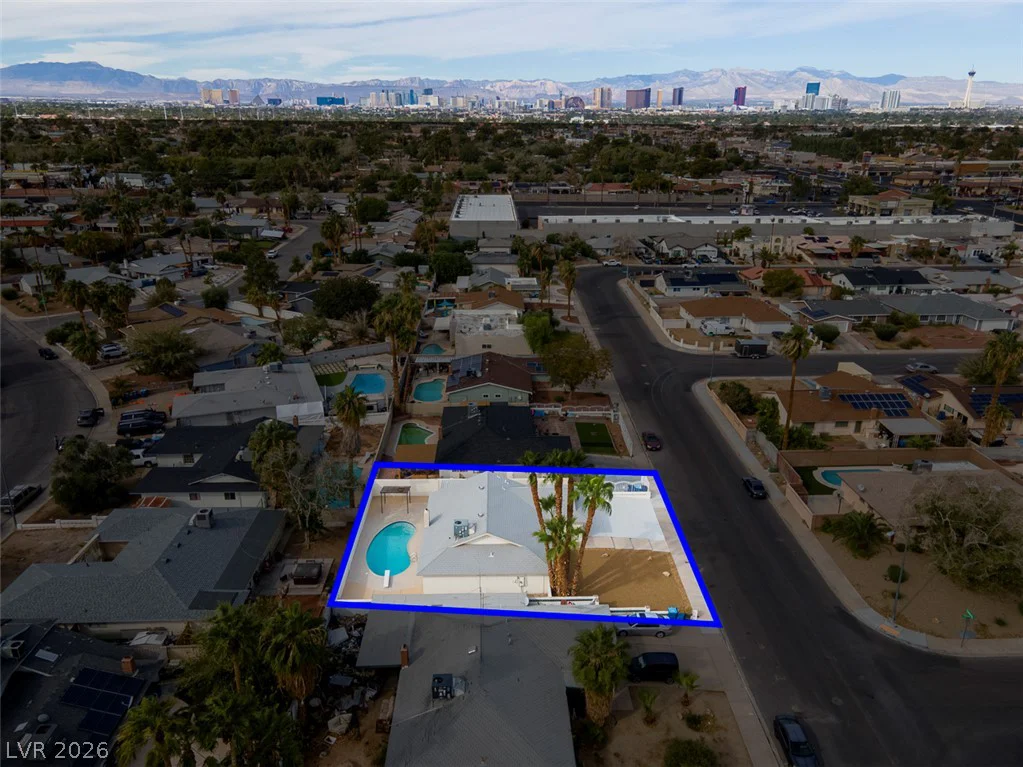 3939 Meadowglen, Las Vegas, NV 89121