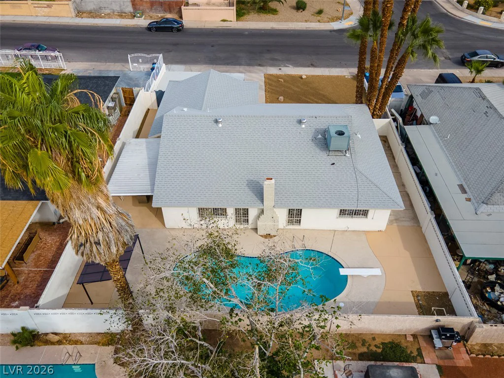 3939 Meadowglen, Las Vegas, NV 89121