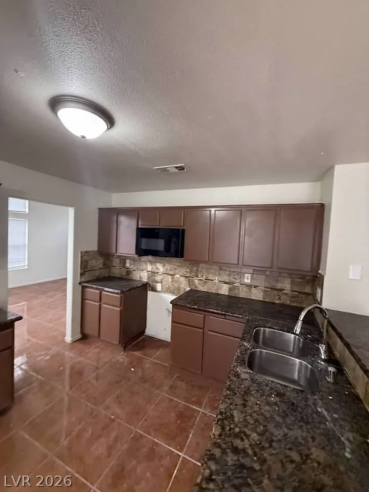 5115 Blossom, Las Vegas, NV 89142