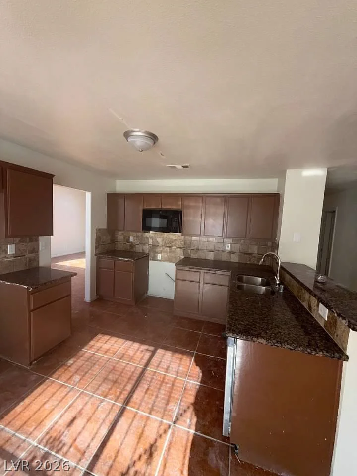 5115 Blossom, Las Vegas, NV 89142
