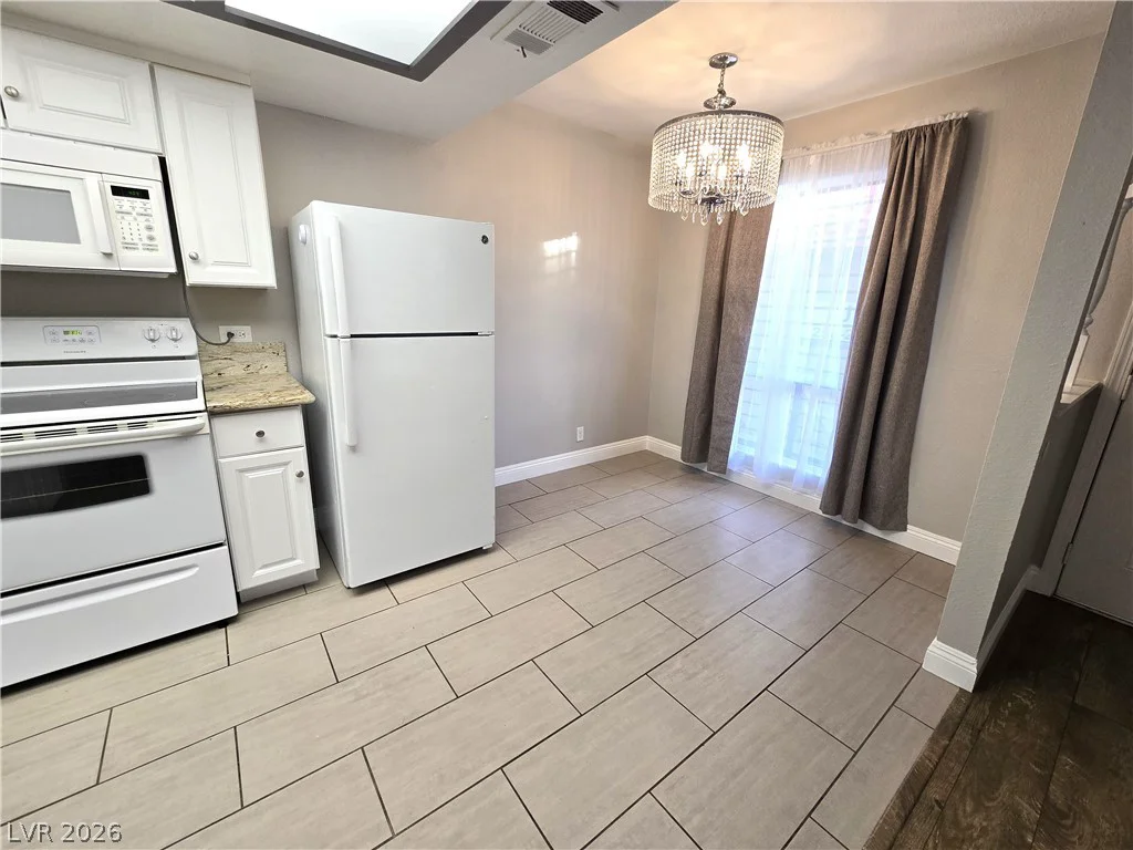 4300 Lamont, Las Vegas, NV 89115