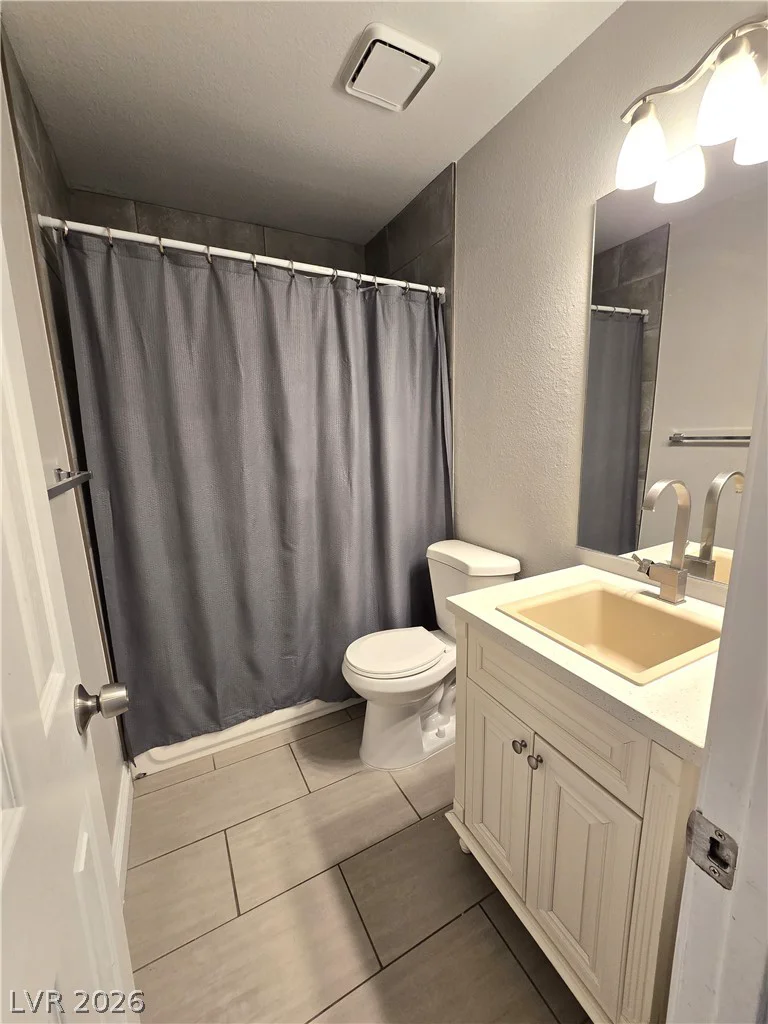 4300 Lamont, Las Vegas, NV 89115