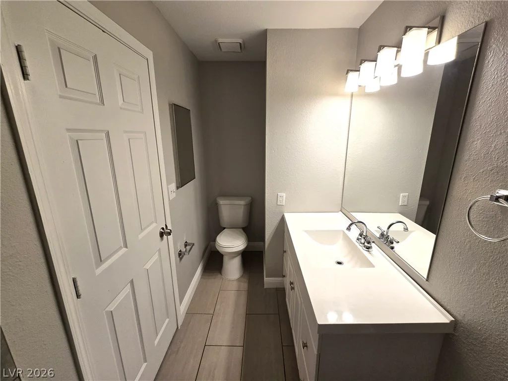 4300 Lamont, Las Vegas, NV 89115