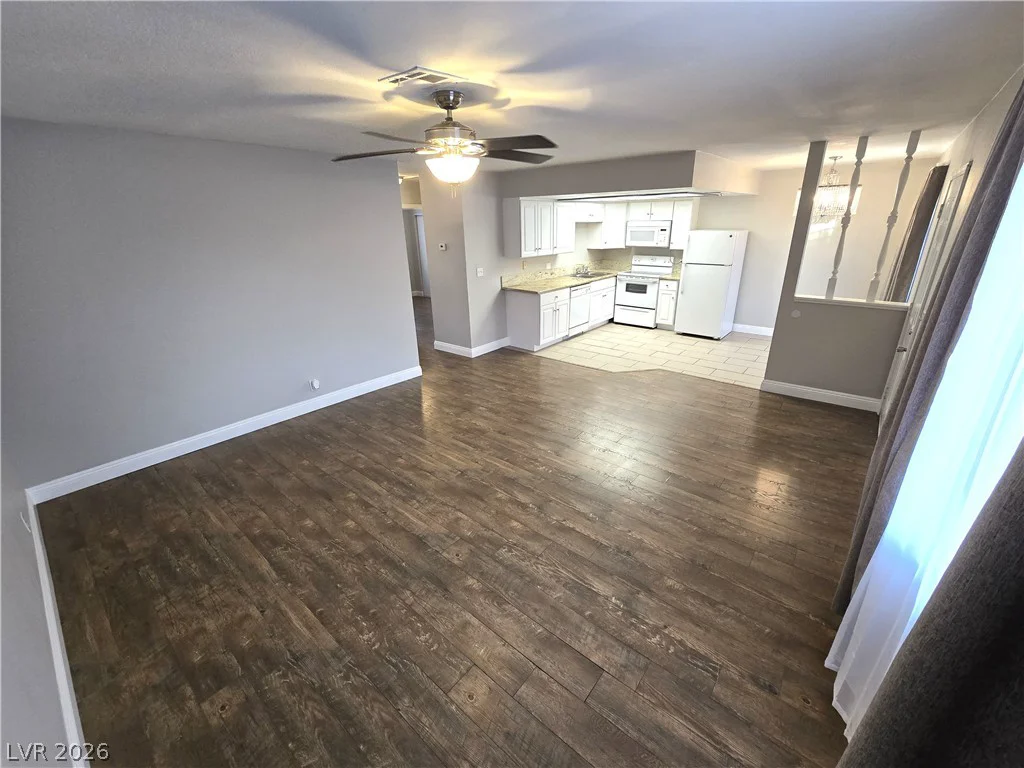 4300 Lamont, Las Vegas, NV 89115