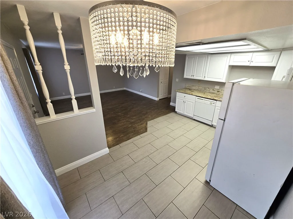 4300 Lamont, Las Vegas, NV 89115