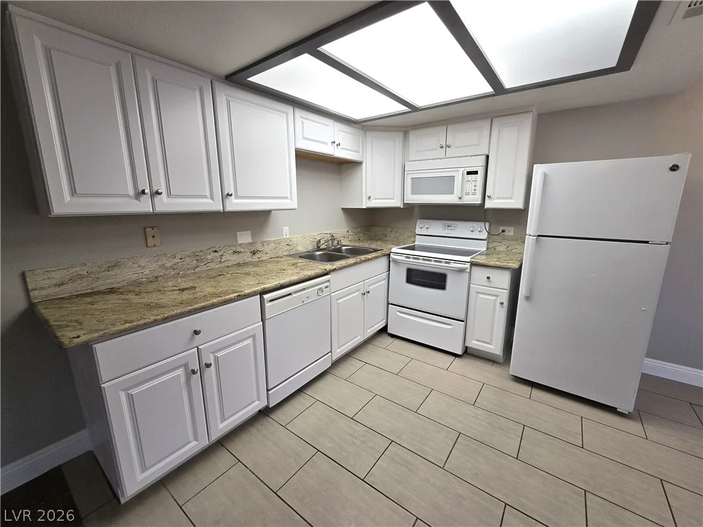 4300 Lamont, Las Vegas, NV 89115