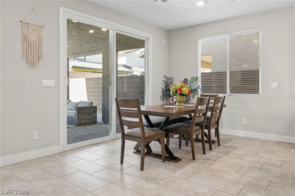 1867 Michael Springs, North Las Vegas, NV 89084