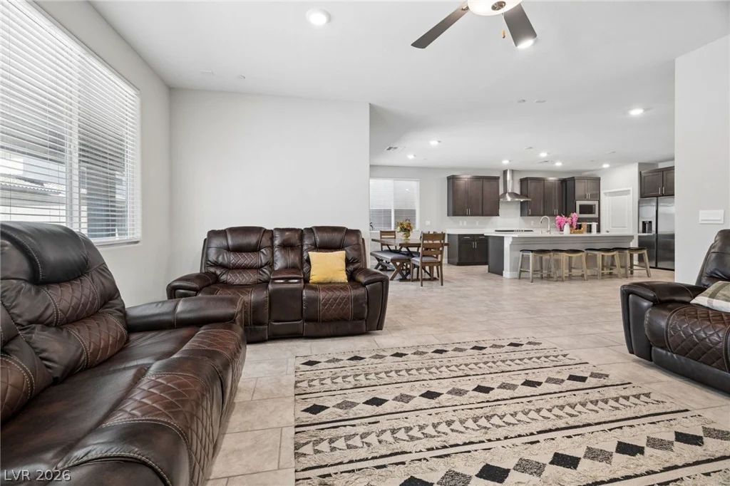 1867 Michael Springs, North Las Vegas, NV 89084