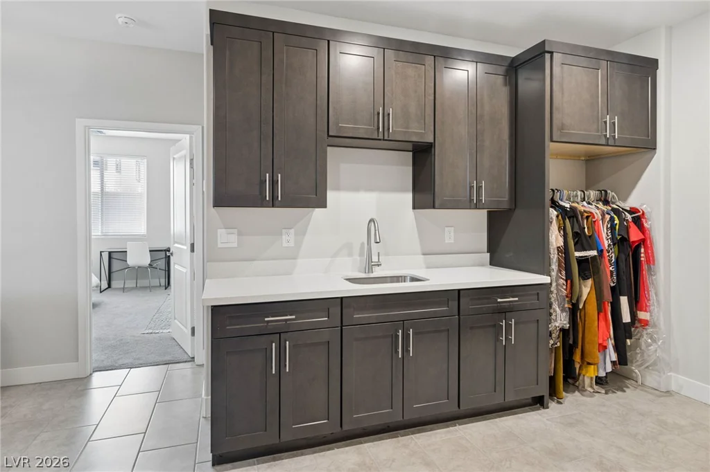 1867 Michael Springs, North Las Vegas, NV 89084