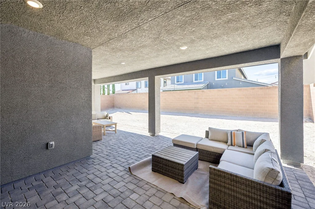 1867 Michael Springs, North Las Vegas, NV 89084