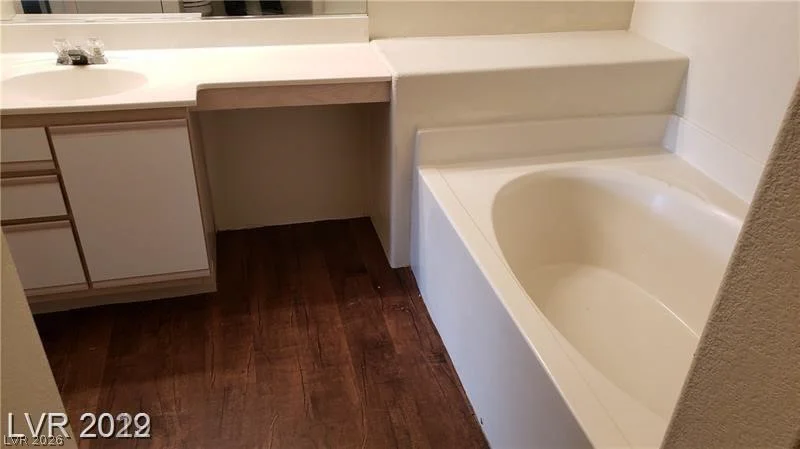 5750 Hacienda, Las Vegas, NV 89122