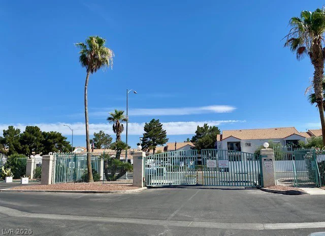 2725 Nellis, Las Vegas, NV 89121