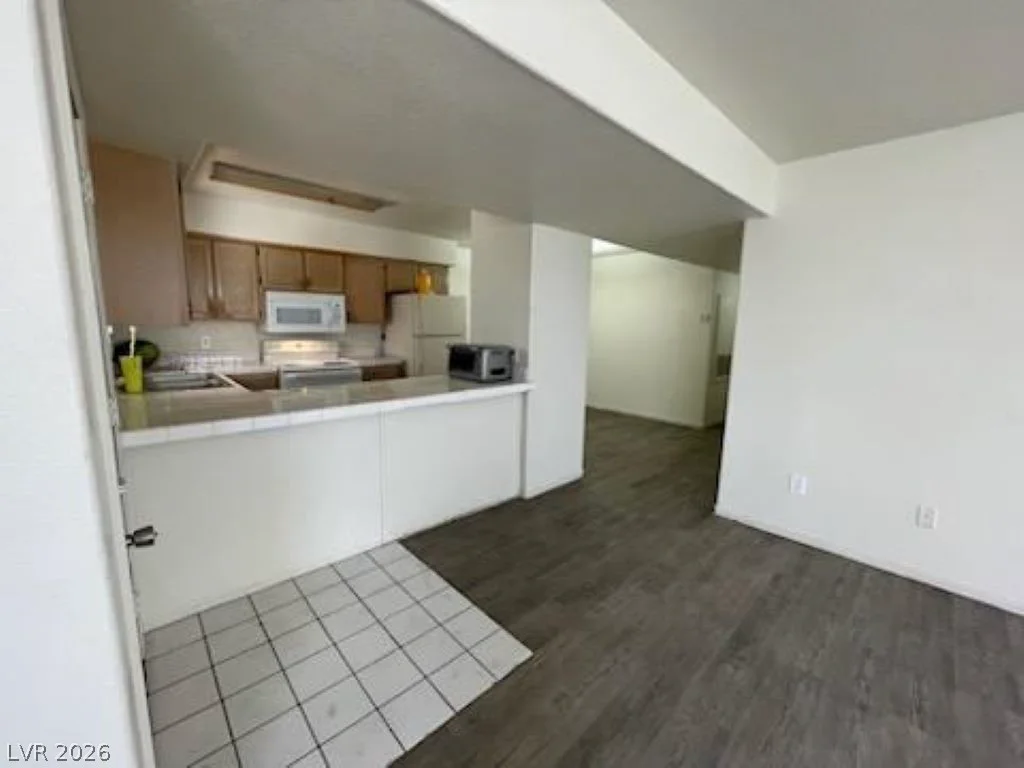 2725 Nellis, Las Vegas, NV 89121