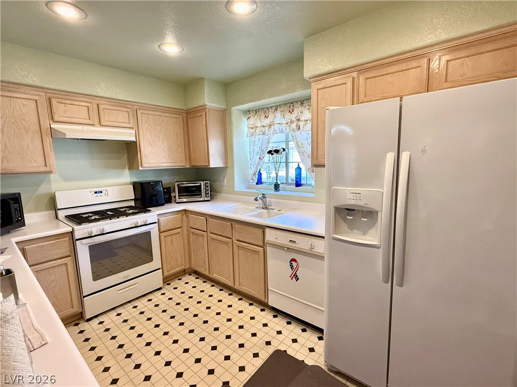 9295 Scenic Mountain, Las Vegas, NV 89117