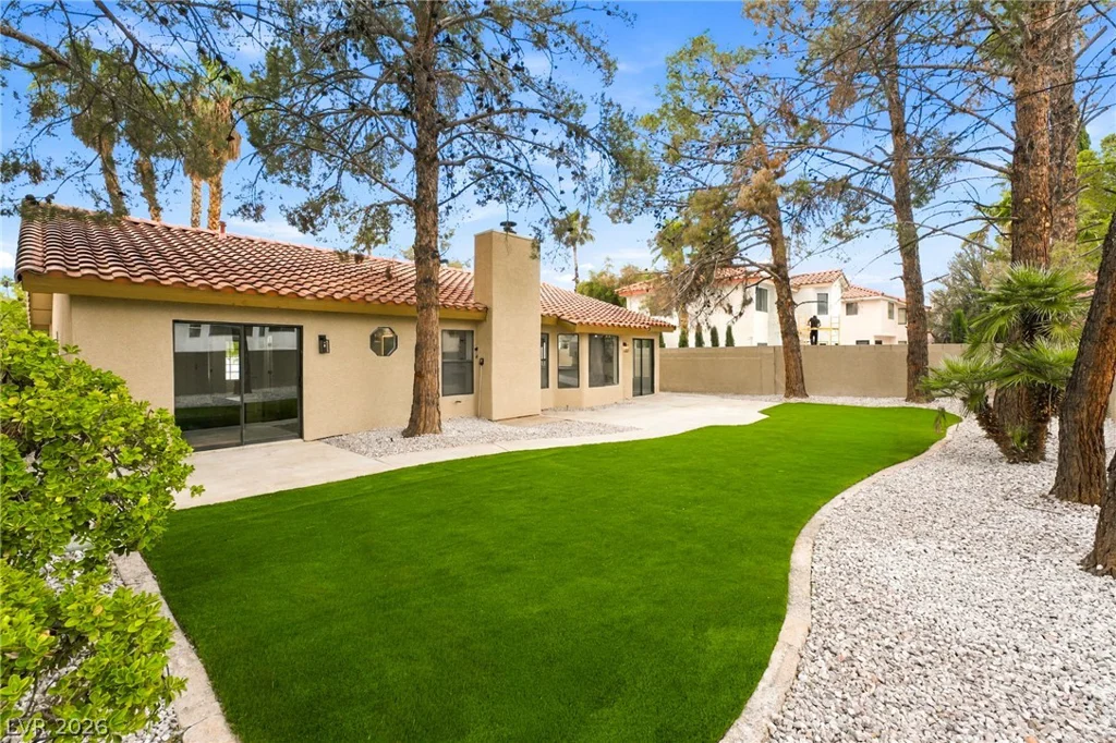 2928 Pleasant Lake, Las Vegas, NV 89117