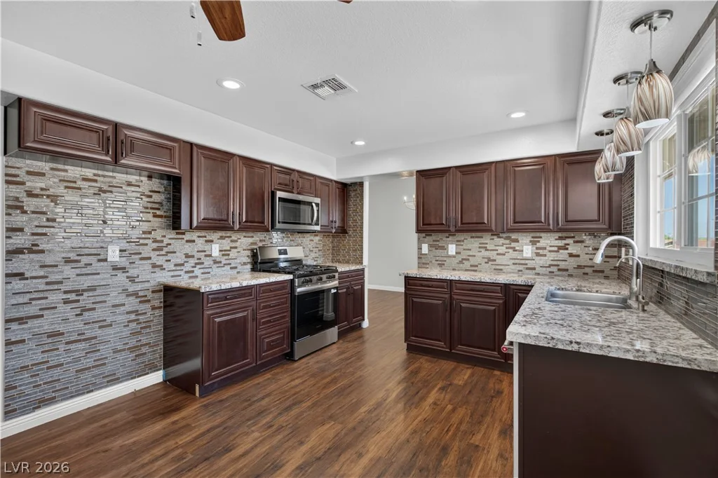 1049 Geranium, Henderson, NV 89011