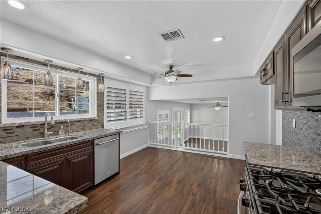 1049 Geranium, Henderson, NV 89011