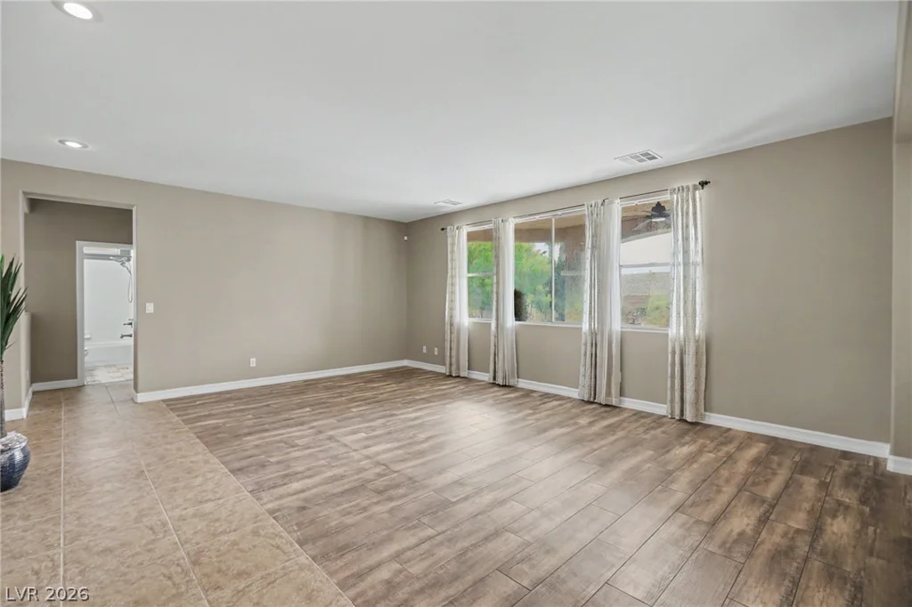 10405 Chimney Flat, Las Vegas, NV 89129