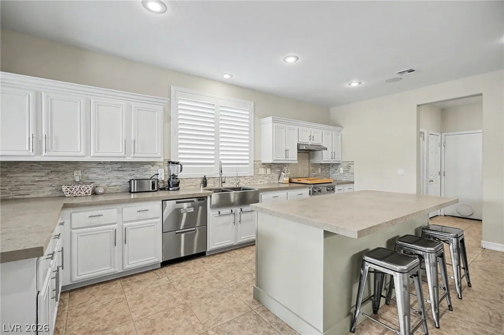 10405 Chimney Flat, Las Vegas, NV 89129