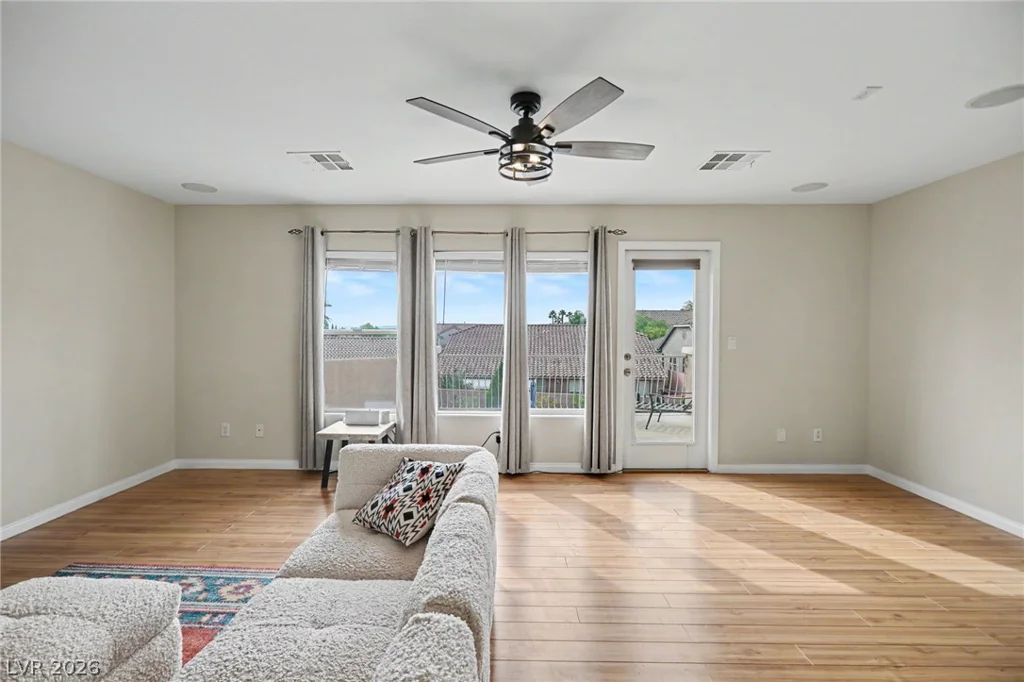 10405 Chimney Flat, Las Vegas, NV 89129